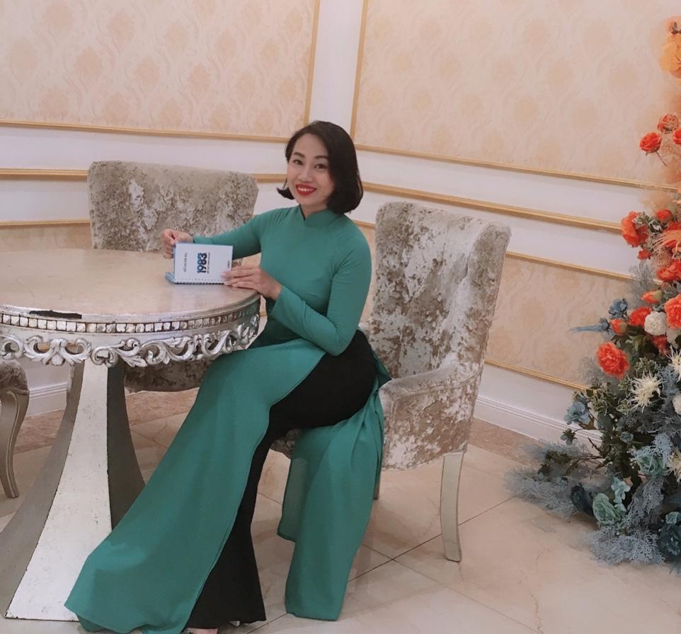 chị Hoàng Hồng Vy
